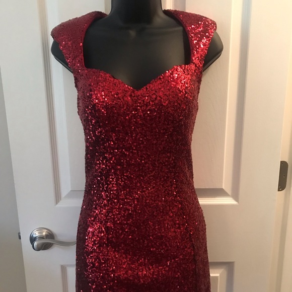 NWT Guess Red Sequin C/S Claudia Bodycon Dress - Picture 7 of 16